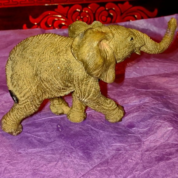 Very old vintage handcrafted elephant~trunks up! Good luck! - Picture 5 of 5